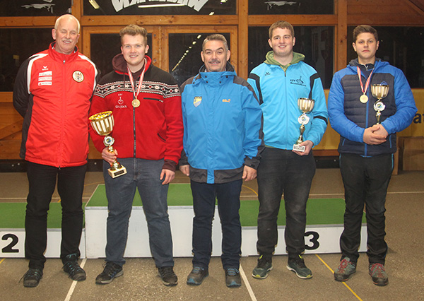 tl_files/BOEE/Pressereferent Dateien/Eisstocksport Winter 2019 2020/200104 SM OEM Weitensport in Winklarn/4.1.20 WWB SM Winklarn JUG U19 Podest mit BFW Muehlhans und NOE Pres Weichinger.jpg