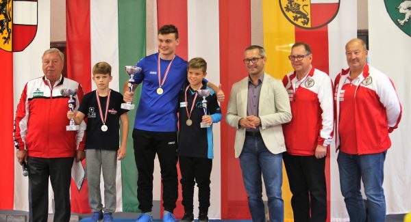 tl_files/aaa_Galerien/001_BILDER/9985 Eisstocksport 2021 2022/10.2.22 Vorschau WM 2022/Final Four Oberwart 22/ZIEL OEM 22 HERREN BEWERBE Klagenfurt Stocksport 17.09.22/BOEE HP 600 px Jugend U14.JPG