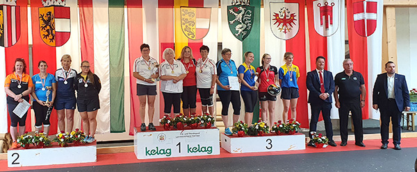 tl_files/aaa_Galerien/001_BILDER/9989_Sommer 2020/13.9.20 Damenbewerbe Ziel OeM Klagenfurt/130920_OEM Ziel Teamwertung Podium.jpg
