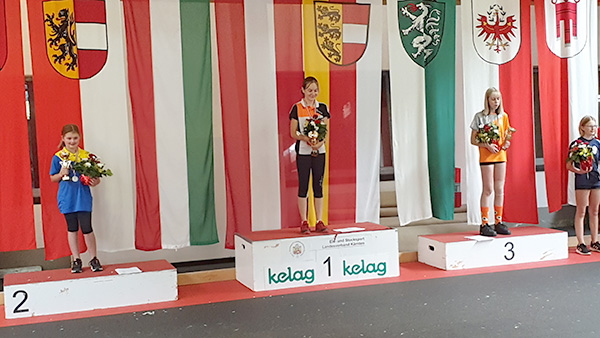 tl_files/aaa_Galerien/001_BILDER/9989_Sommer 2020/13.9.20 Damenbewerbe Ziel OeM Klagenfurt/130920_OEM Ziel WJug U14 Podium.jpg