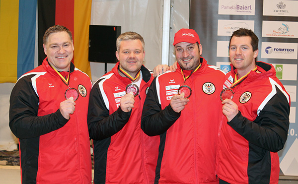 tl_files/aaa_Galerien/001_BILDER/9990 WM Regen 2020/2020 03 10 13. WM Damen und Herren/HP BOEE 600 px WWB Team HERREN Silber.jpg